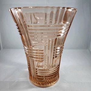 Hazel Atlas criss cross pink depression glass vase